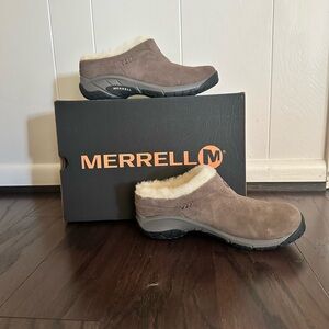 Merrell women’s Tan/taupe Slip-On lined shoes